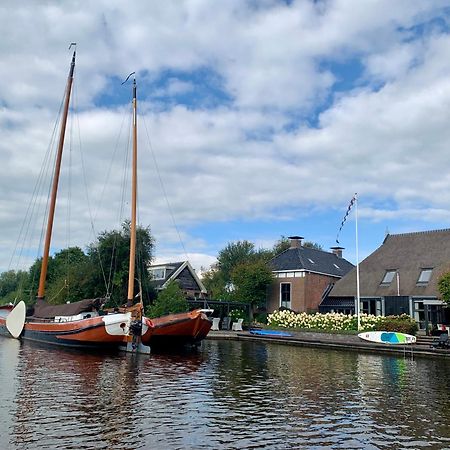 Puur Eastermar - Monumentaal, Authentiek En Luxe Koetshuis Aan Open Vaarwater Met Jacuzzi En Sauna Oostermeer Exteriér fotografie