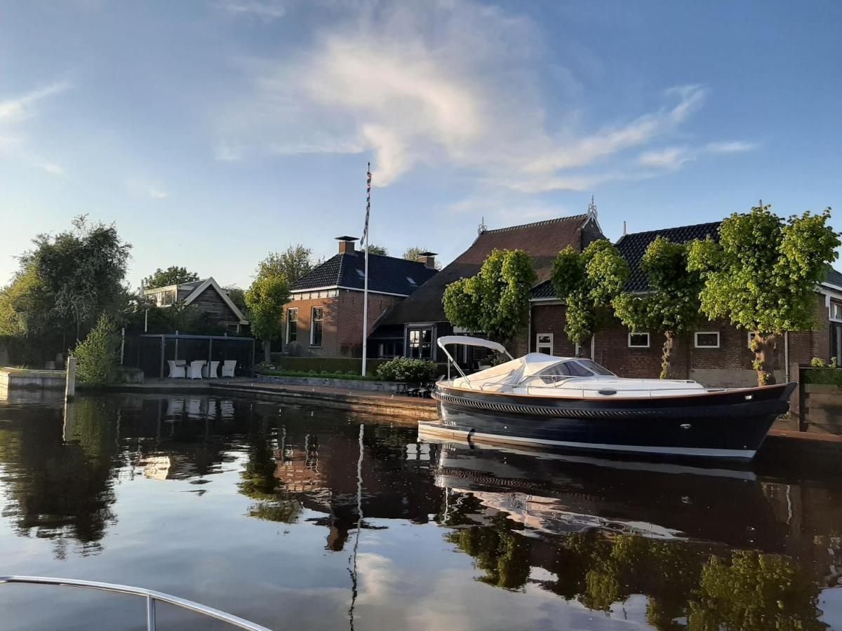 Puur Eastermar - Monumentaal, Authentiek En Luxe Koetshuis Aan Open Vaarwater Met Jacuzzi En Sauna Oostermeer Exteriér fotografie