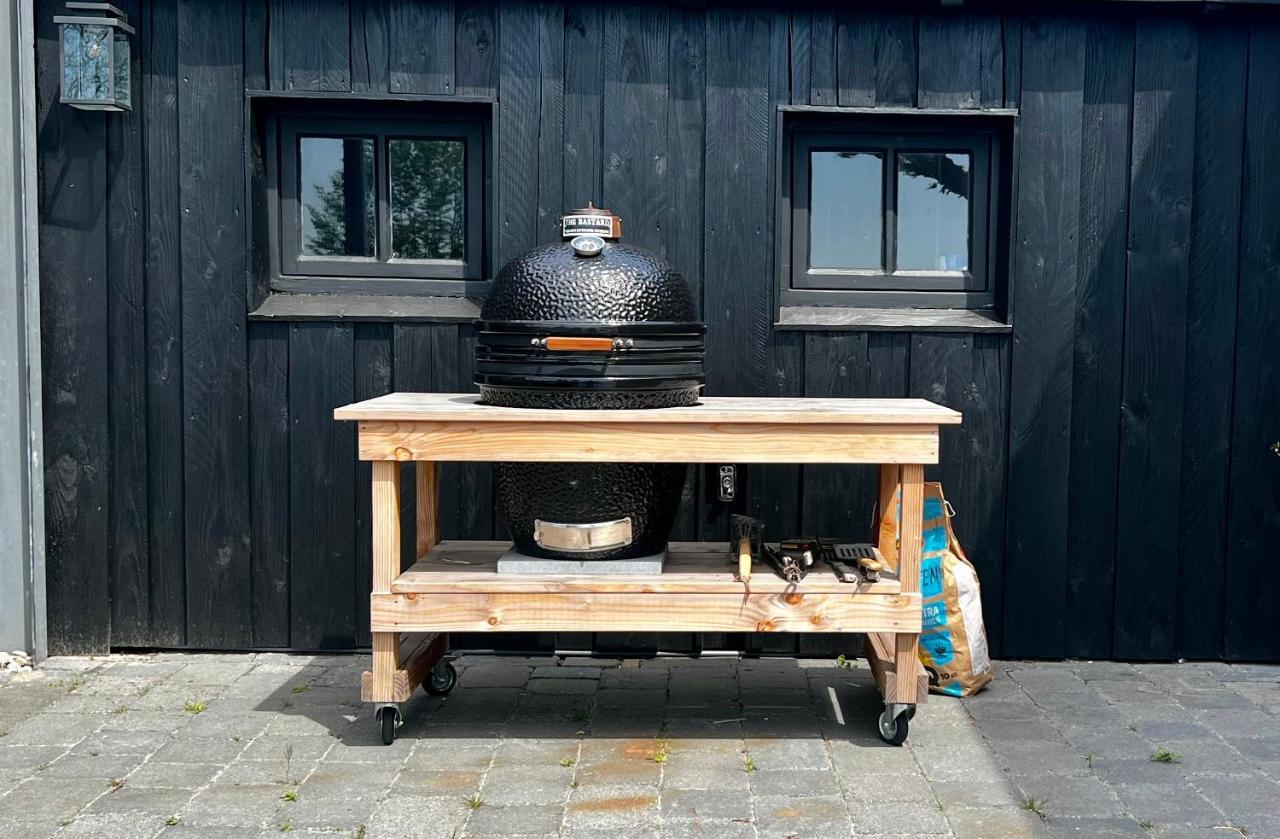 Puur Eastermar - Monumentaal, Authentiek En Luxe Koetshuis Aan Open Vaarwater Met Jacuzzi En Sauna Oostermeer Exteriér fotografie