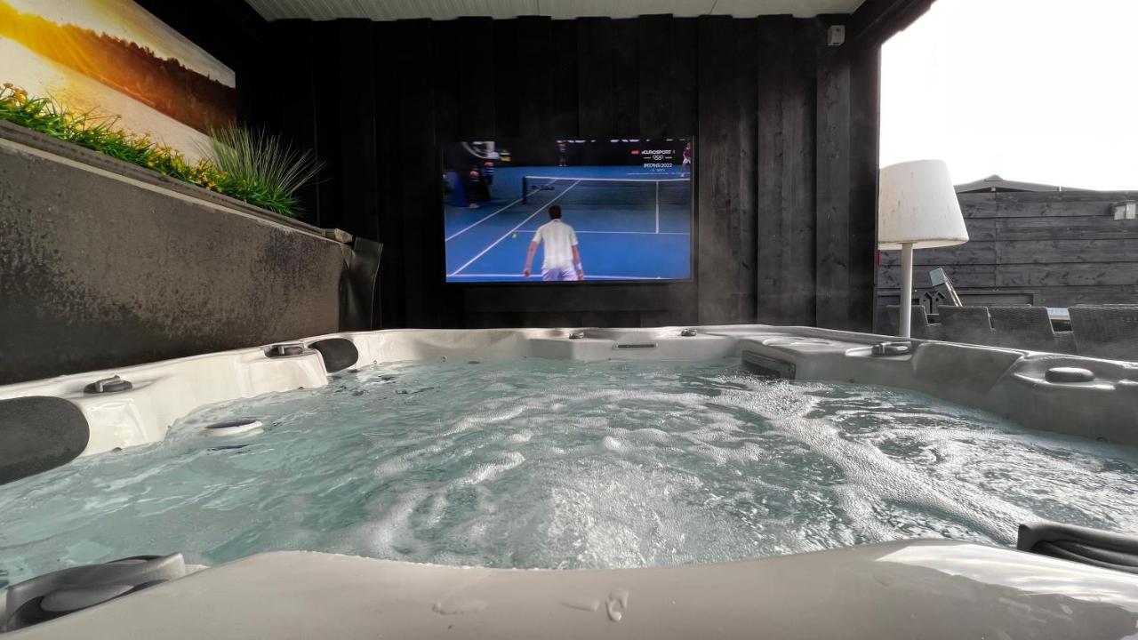 Puur Eastermar - Monumentaal, Authentiek En Luxe Koetshuis Aan Open Vaarwater Met Jacuzzi En Sauna Oostermeer Exteriér fotografie