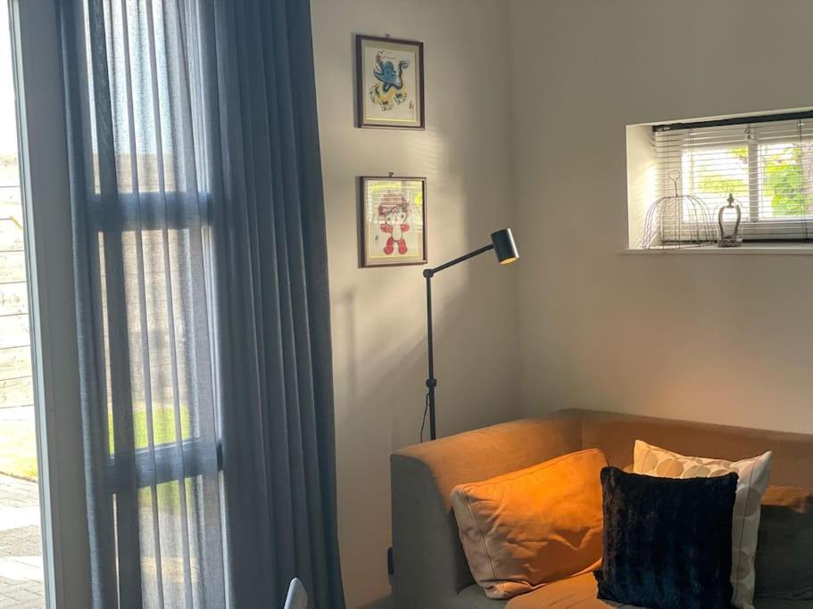 Puur Eastermar - Monumentaal, Authentiek En Luxe Koetshuis Aan Open Vaarwater Met Jacuzzi En Sauna Oostermeer Exteriér fotografie