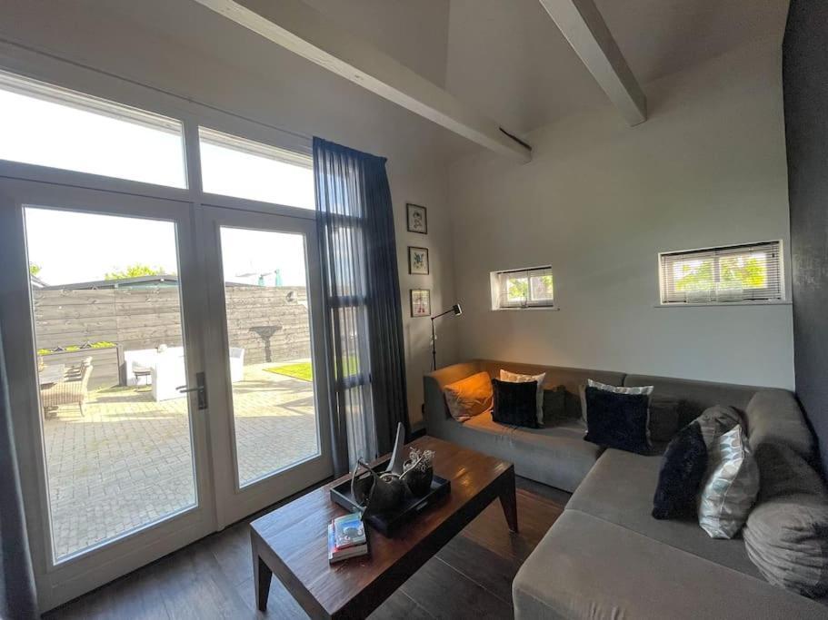 Puur Eastermar - Monumentaal, Authentiek En Luxe Koetshuis Aan Open Vaarwater Met Jacuzzi En Sauna Oostermeer Exteriér fotografie
