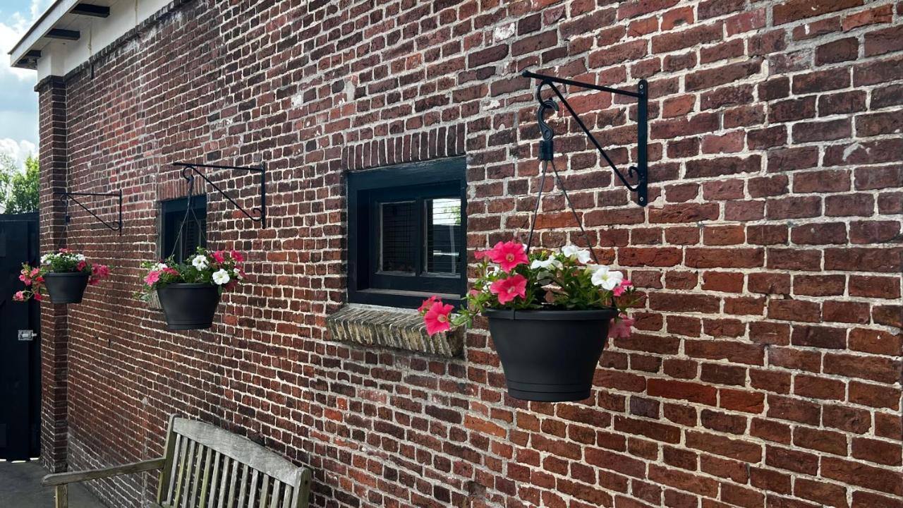 Puur Eastermar - Monumentaal, Authentiek En Luxe Koetshuis Aan Open Vaarwater Met Jacuzzi En Sauna Oostermeer Exteriér fotografie