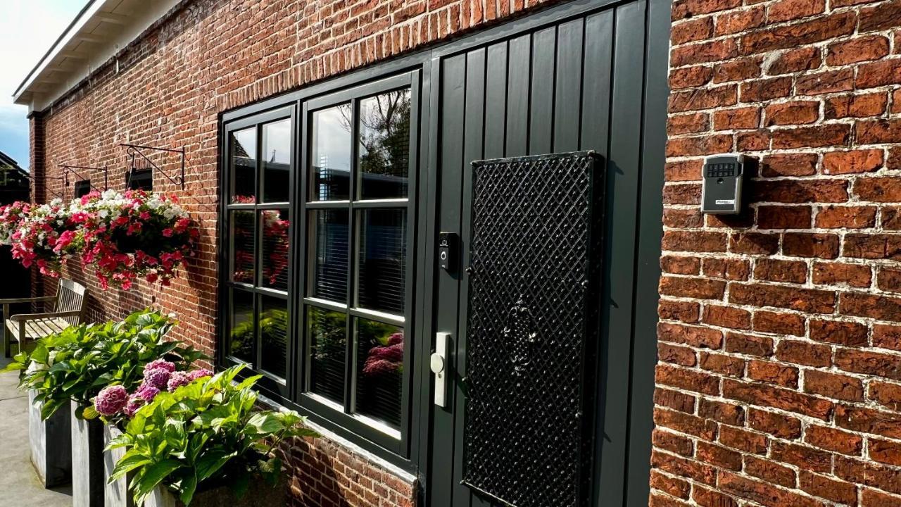 Puur Eastermar - Monumentaal, Authentiek En Luxe Koetshuis Aan Open Vaarwater Met Jacuzzi En Sauna Oostermeer Exteriér fotografie