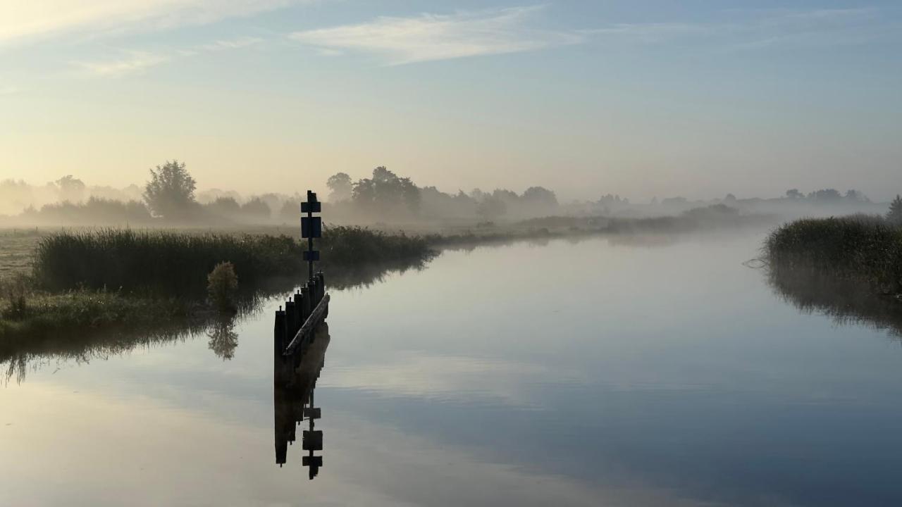 Puur Eastermar - Monumentaal, Authentiek En Luxe Koetshuis Aan Open Vaarwater Met Jacuzzi En Sauna Oostermeer Exteriér fotografie