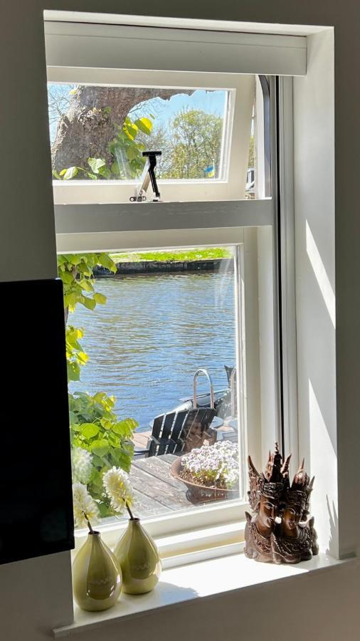 Puur Eastermar - Monumentaal, Authentiek En Luxe Koetshuis Aan Open Vaarwater Met Jacuzzi En Sauna Oostermeer Exteriér fotografie