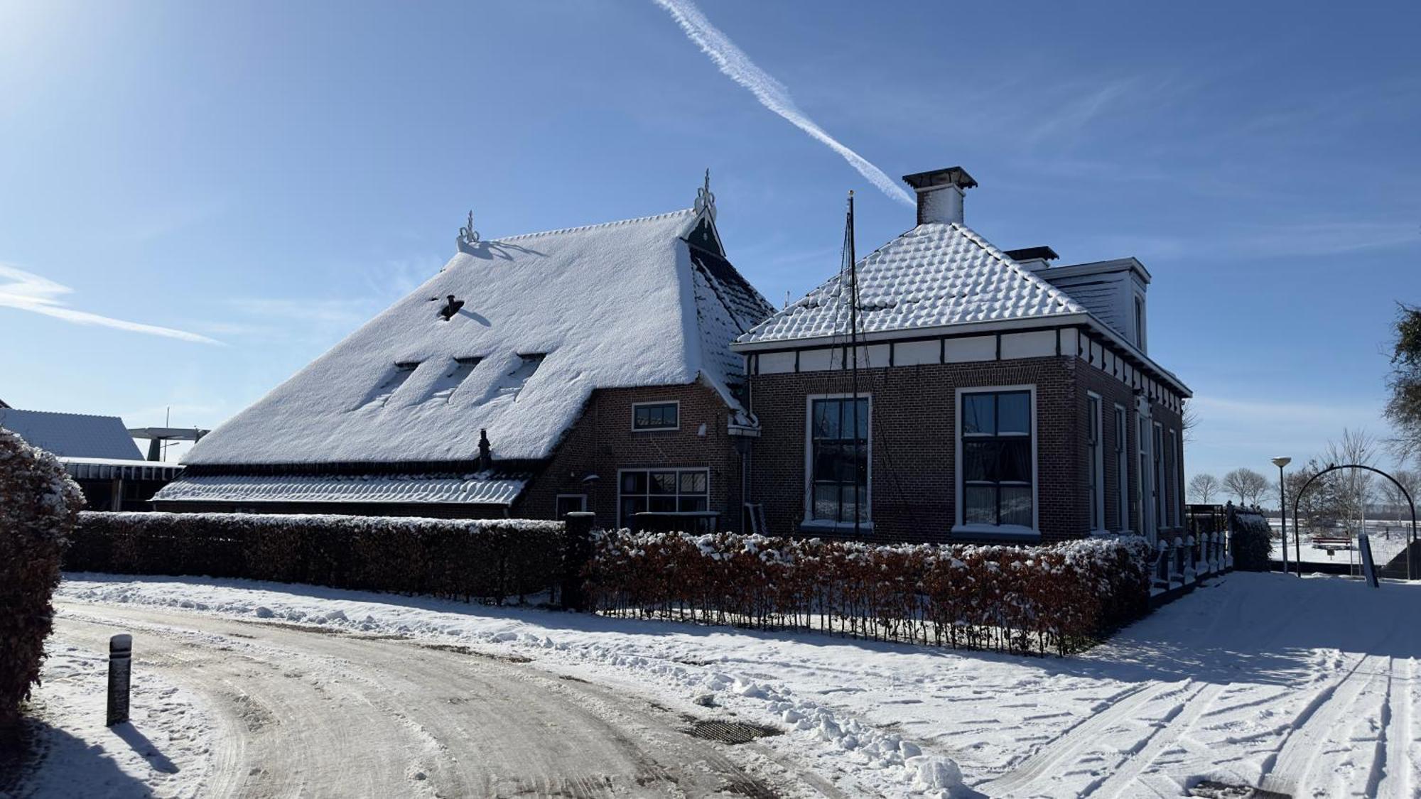 Puur Eastermar - Monumentaal, Authentiek En Luxe Koetshuis Aan Open Vaarwater Met Jacuzzi En Sauna Oostermeer Exteriér fotografie