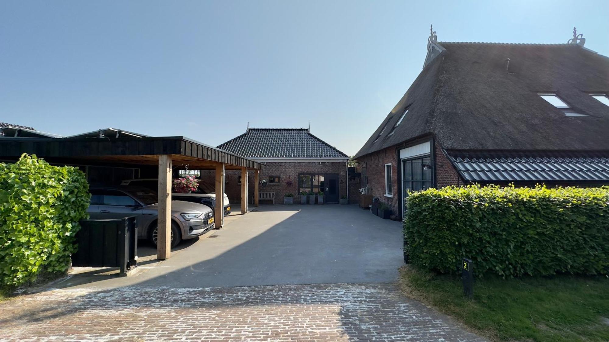 Puur Eastermar - Monumentaal, Authentiek En Luxe Koetshuis Aan Open Vaarwater Met Jacuzzi En Sauna Oostermeer Exteriér fotografie